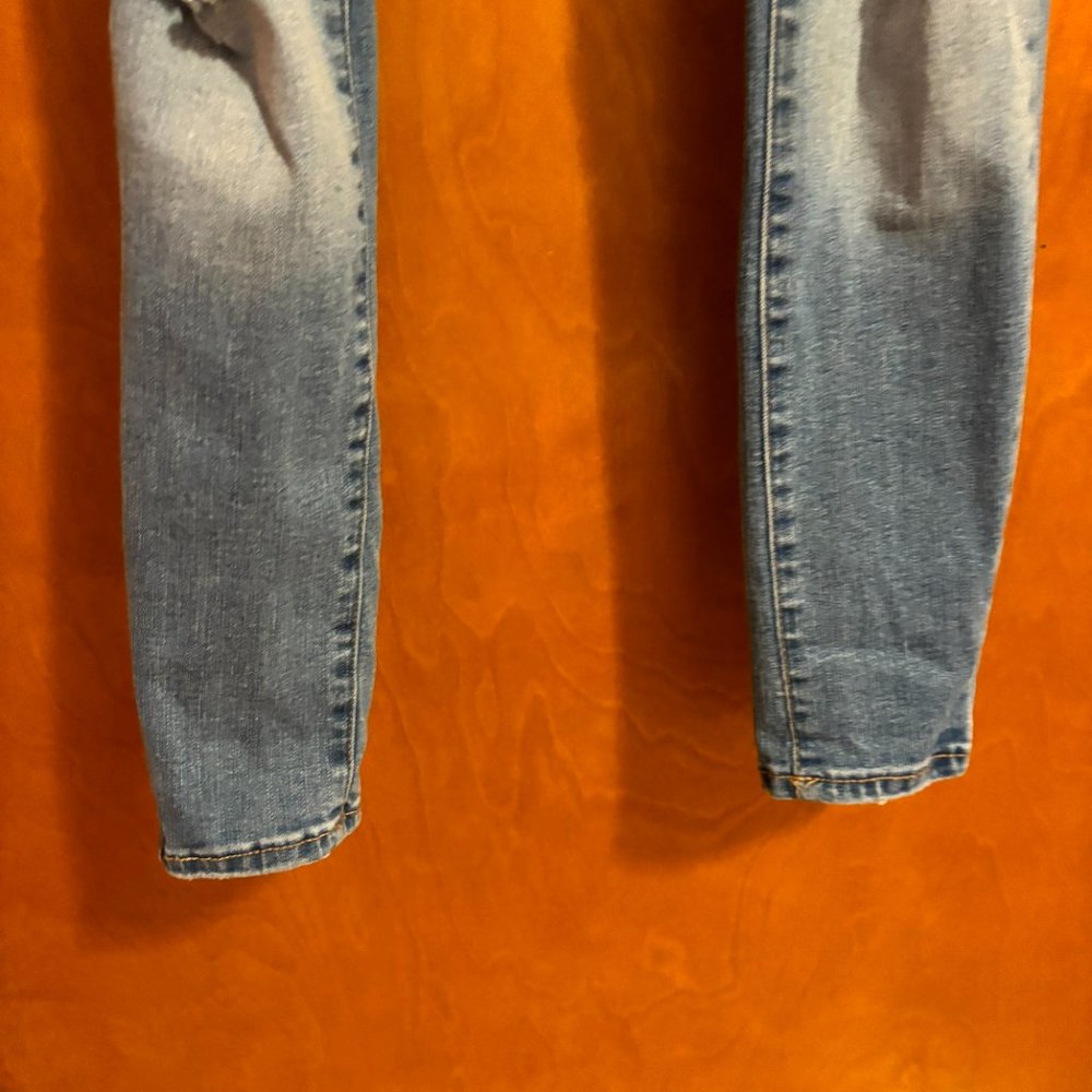 Aeropostale Super High Rise Jegging Distressed 6 Short Medium Wash Denim Legging - Picture 9 of 16